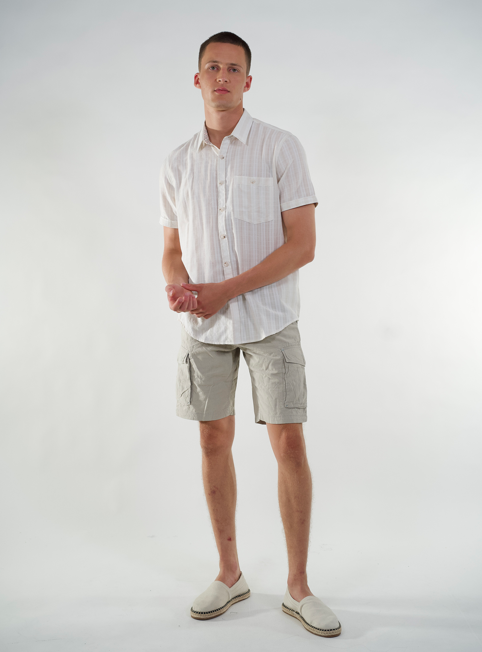 BAZEN | Linen cargo shorts