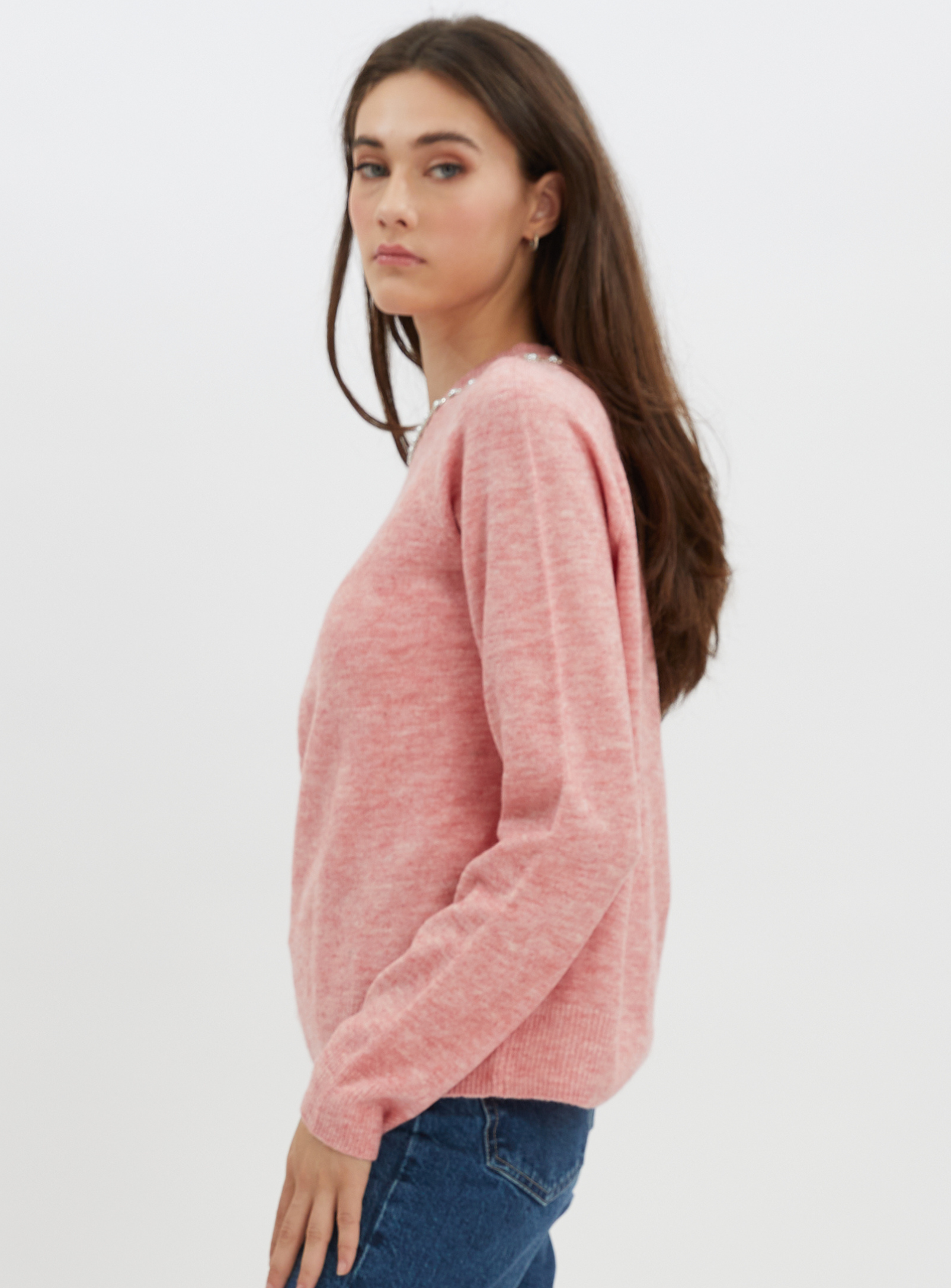 CHARLIE | Round neck sweater with jewel neckline