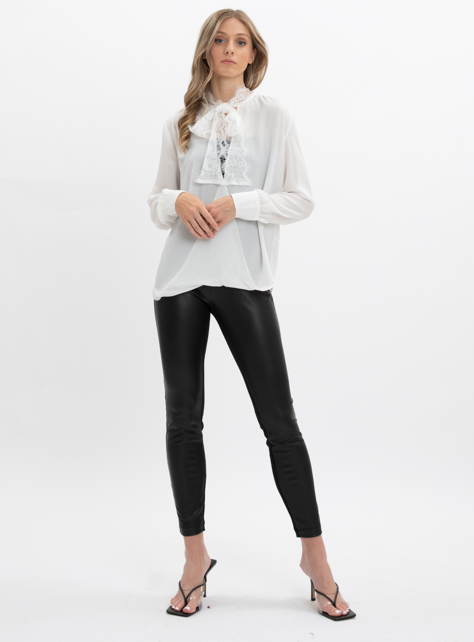 AMELIA | Long sleeve blouse with lace bow